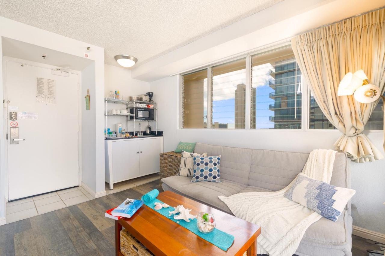 Ferienwohnung Beautiful Studio In The Heart Of Vibrant Waikiki Honolulu Exterior foto